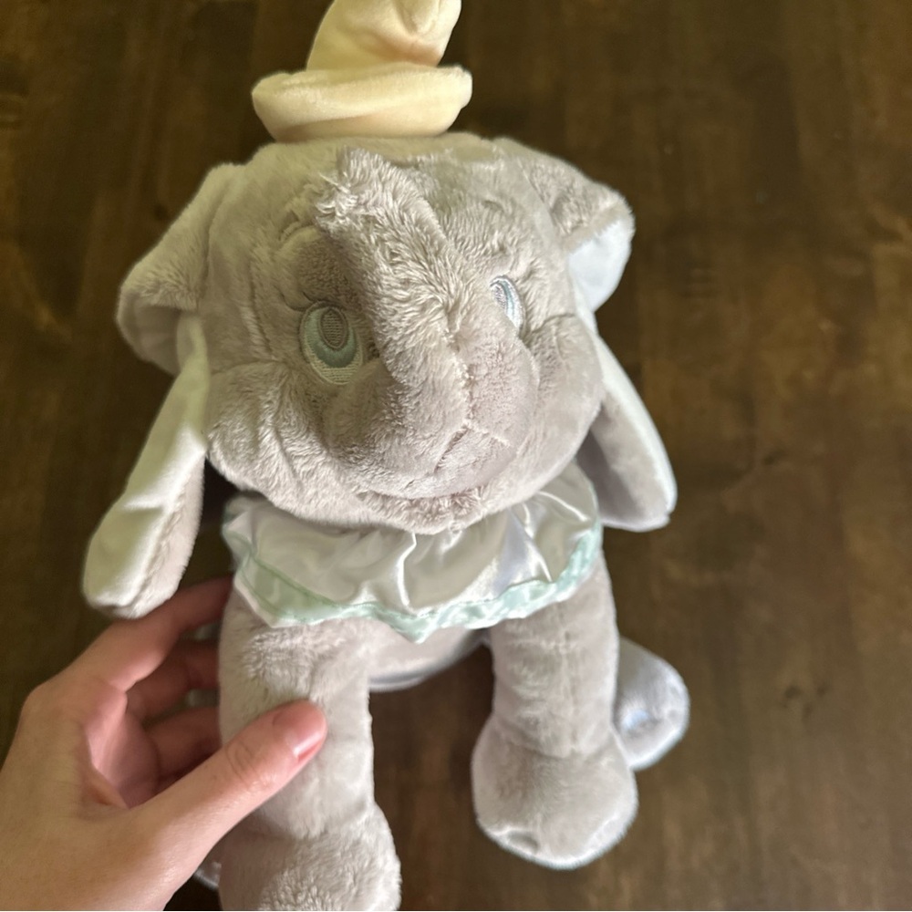 Disney Store Baby Dumbo Plush Huggably‎ Soft Walt World Disneyland Cozy Stuffy